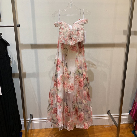 Ellie Wilde Prom Dress - Picture 3 of 4